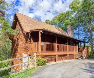 Photo 2 - Er 254 â Hibernation Hideaway Great Location â Close To Town! 5 Bedroom Cabin by RedAwning