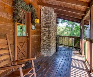 Photo 3 - Er 254 â Hibernation Hideaway Great Location â Close To Town! 5 Bedroom Cabin by RedAwning