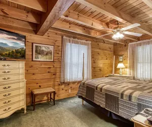 Photo 4 - Er2 - Heavenly View Great Location! - Close To Town! 2 Bedroom Cabin by RedAwning