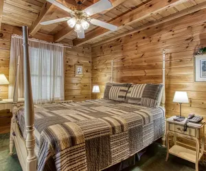 Photo 3 - Er2 - Heavenly View Great Location! - Close To Town! 2 Bedroom Cabin by RedAwning