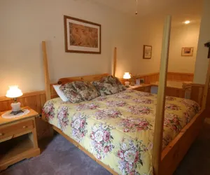 Photo 4 - Er202 - Now And Forever Great Location! - Close To Town! 4 Bedroom Cabin by RedAwning