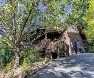 Photo 2 - Er245 â Almost Heaven Great Location â Close To Town! 3 Bedroom Cabin by RedAwning