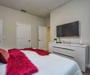 Photo 4 - Modern Decor, Waterview W/splashpool, Bbq-1636str 4 Bedroom Townhouse by RedAwning