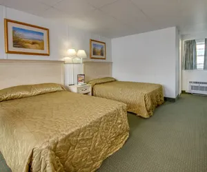 Photo 3 - Empress Motel