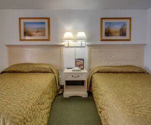 Photo 5 - Empress Motel
