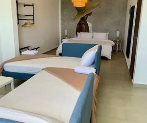 Photo 4 - Corcega Beachfront Suites