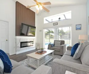 Photo 2 - Langham Villa 3 Bedroom Home by RedAwning