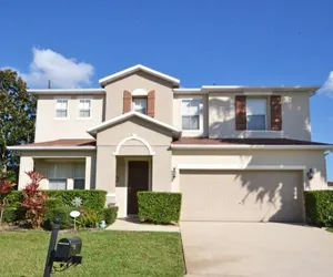Photo 2 - Florida Tradition 5 Bedroom Home by RedAwning