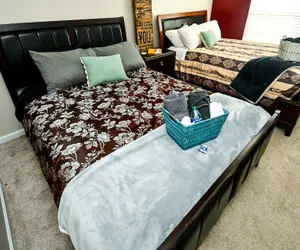 Photo 4 - 4 - Bed home, w/ Cali King Bed - 12 mins. to DTWN