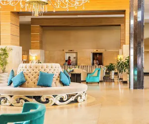 Photo 5 - Sherry Frontenac Oceanfront Hotel