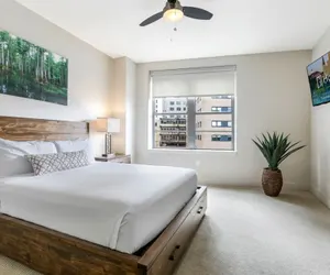 Photo 3 - Elegant 2BR condo Walk to French Quarter