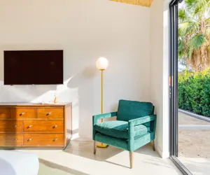 Photo 5 - Blackhaus Suites by AvantStay – Modern Comfort in Downtown Palm Springs