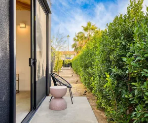 Photo 5 - Blackhaus Suites by AvantStay – Modern Comfort in Downtown Palm Springs