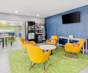 Photo 4 - Spark by Hilton Sumter