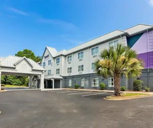 Photo 2 - Spark by Hilton Sumter