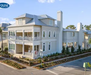 Photo 2 - 'rees On Wiregrass' Private Pool, Golf Cart, Carriage House Lake District, Watercolor, Fl 5 Bedroom Home by RedAwning