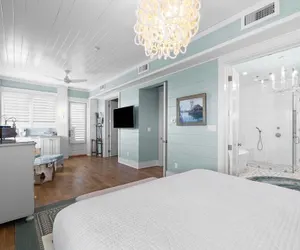 Photo 5 - Gulf Front Luxury Home In Watercolor, Fl - Second Sandbar 3br/3.5bth 3 Bedroom Home by RedAwning