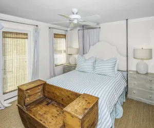 Photo 5 - Short Distance To The White Sandy Beaches, Rendezvous Main House + Carriage In Seaside 4 Bedroom Home by RedAwning