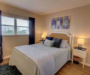 Photo 5 - 347 El Matador 2 Bedroom Condo by RedAwning