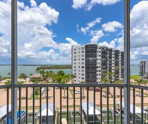 Photo 2 - Casa Marina 654 - 4321 Bay Beach Lane 2 Bedroom Condo by RedAwning