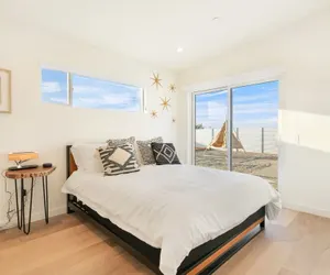 Photo 3 - Sun Oro Joshua Tree - Hot Tub, Bbq, Fire Pit & Gameroom 2 Bedroom Home by RedAwning