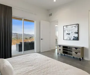 Photo 5 - Desert Ridge - Hot Tub, Fire Pit, Bbq, Out Door Shower & Incredi 2 Bedroom Home by RedAwning