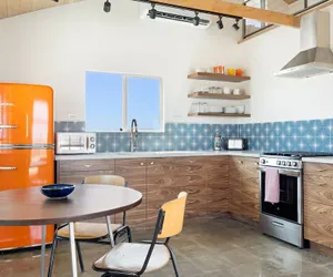 Photo 2 - Relax In Style At The Green Jackrabbit - Hot Tub, Record Player 1 Bedroom Home by RedAwning