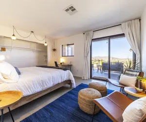 Photo 5 - Twilight Terrace - Relax In Style 2 Bedroom Home by RedAwning