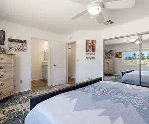 Photo 5 - Horseshoe House - Hot Tub, Bbq And Fire Pit! 4 Bedroom Home by RedAwning