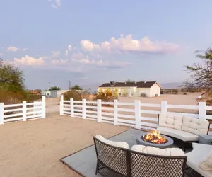 Photo 2 - Golden Desert Ranch - Hot Tub, Fire Pit And Bbq! 3 Bedroom Home by RedAwning