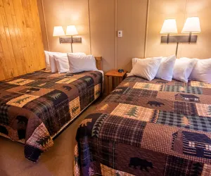 Photo 4 - Castle Mountain Lodge