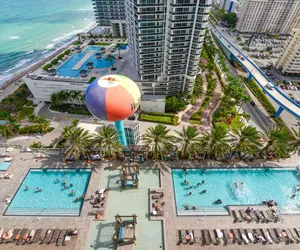 Photo 2 - Beachfront Condo with Mesmerizing Views