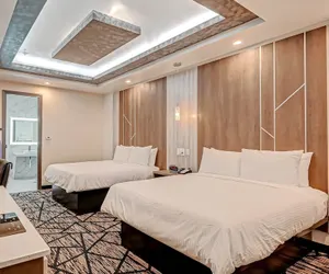 Photo 4 - Comfeeni Inn and Suites