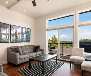 Photo 2 - Seattle Vacation Home - The Port