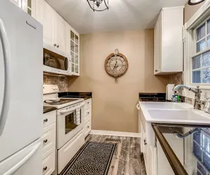 Photo 5 - Spring Creek Cottage 1 Bedroom Chalet by RedAwning