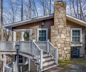 Photo 2 - Spring Creek Cottage 1 Bedroom Chalet by RedAwning