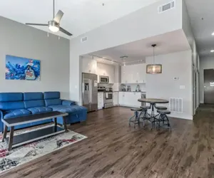 Photo 5 - Stylish Condo in the Heart of Downtown