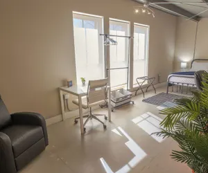 Photo 2 - Gorgeous Guesthouse Near Amazing Downtown