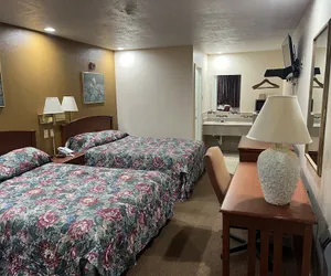 Photo 5 - Executive Inn
