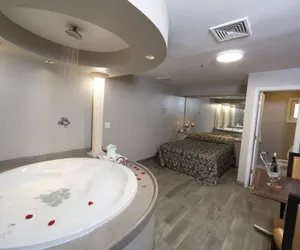 Photo 4 - Post Road Inn Motel