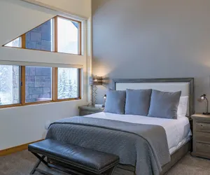 Photo 2 - Bear Creek Lodge 410 4 Bedroom Condo by Alpine Lodging Telluride