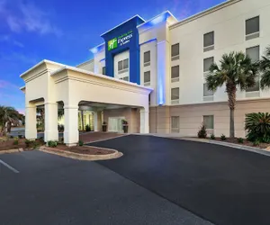 Photo 2 - Holiday Inn Express and Suites Destin Miramar Beach by IHG