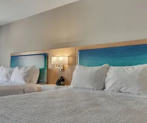 Photo 5 - Holiday Inn Express and Suites Destin Miramar Beach by IHG