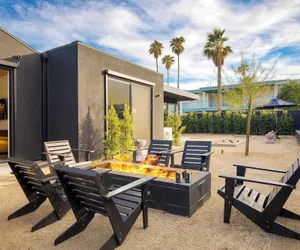 Photo 3 - Blackhaus Full Buyout by Avantstay 16-room Hotel