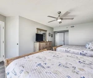 Photo 5 - Long Beach Tower 3, #1303 - Completely Renovated 2 Bedroom . 2 Condo by RedAwning