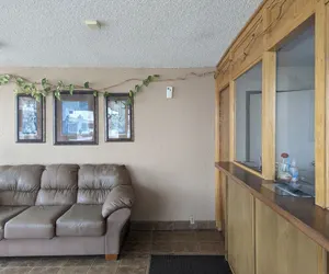 Photo 2 - Luxury Inn