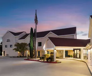 Photo 2 - Hotel Manteo, Trademark Collection by Wyndham