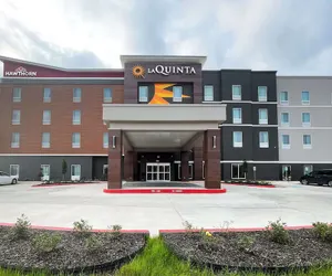 Photo 2 - Hawthorn Extended Stay by Wyndham Sulphur (Lake Charles)
