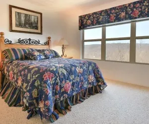 Photo 4 - Seven Springs 4 BR Premium Condo, Deck with Views by RedAwning - Save 10% on 3 Nights, 15% on 5 Nights!