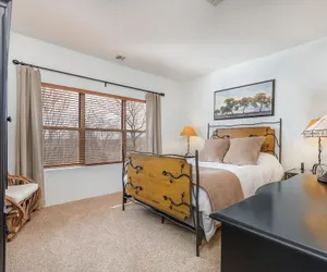 Photo 5 - Seven Springs 4 BR Premium Condo, Deck with Views by RedAwning - Save 10% on 3 Nights, 15% on 5 Nights!